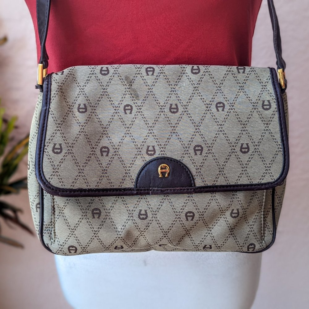 Vintage Etienne Aigner adjustable strap shoulder bag/purse